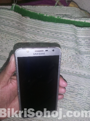 Samsung Galaxy J7